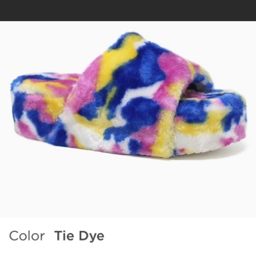 Yoki Tie dye platform slippers size 7